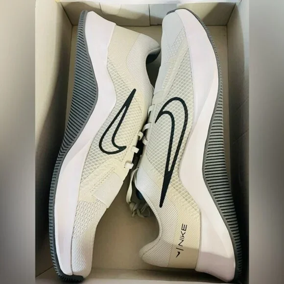 SOLD New Men’s Nike MC Trainer 2 light bone size 11 - Picture 1 of 6